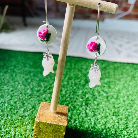 Earrings - Picture 4 of 5